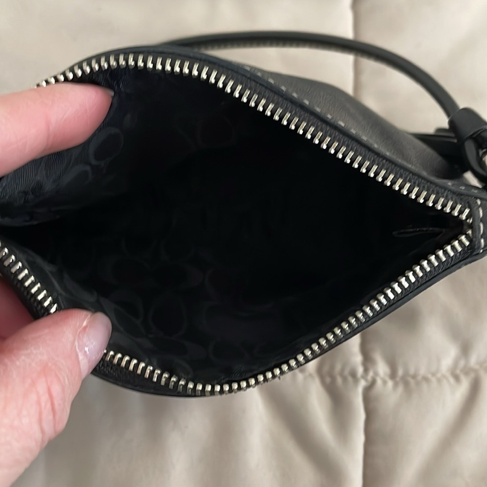 Coach Womens Leather Tassel Zip Wristlet /Wallet -Black
approximately 7” x 4” - Picture 5 of 5